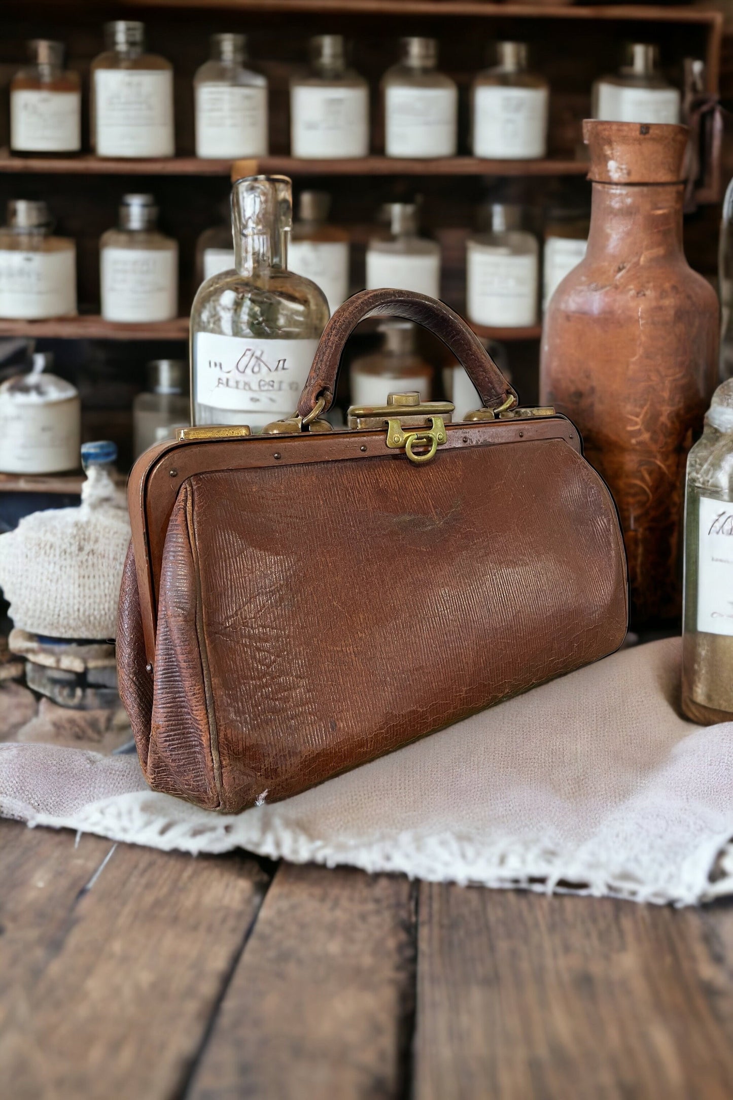 French Apothecary Brown Leather Bag, Old Doctor Bag, Antique Leather Doctors Bag, Old Apothecary Bag, Old Medical Bag, Antique Doctor Bag