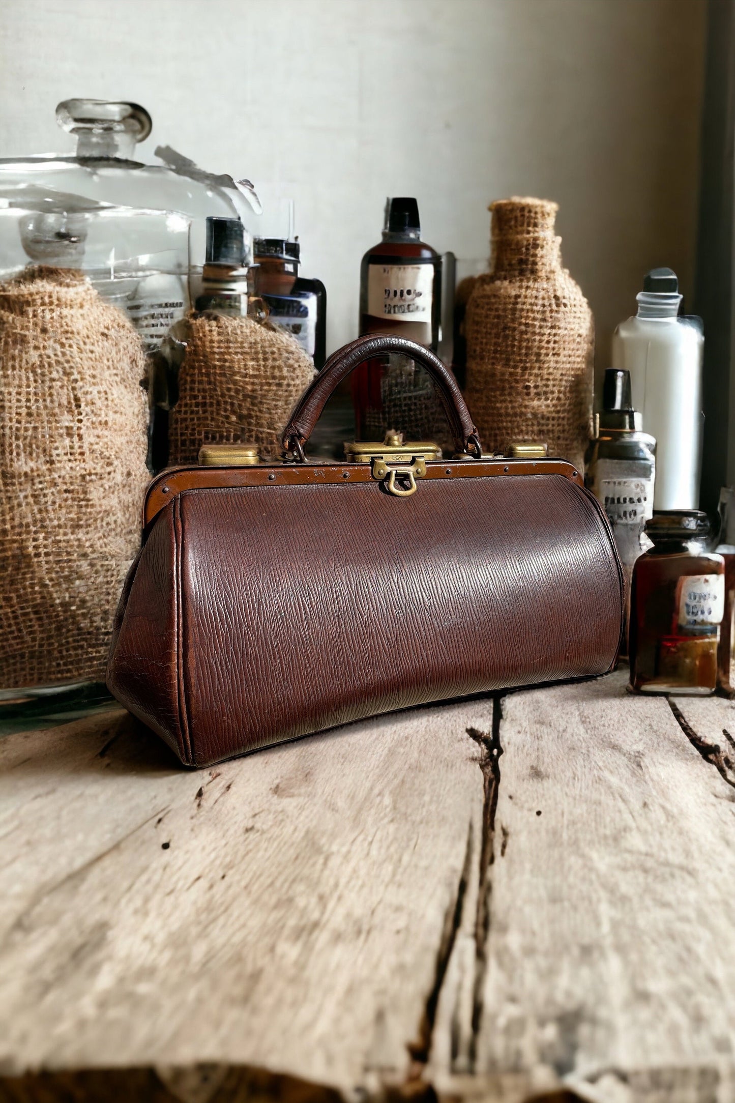 Brown Leather Doctor Bag, Antique French Apothecary Bag, Leather Doctor’s Bag, Old Apothecary Bag, Medical Bag, Antique Doctor Bag