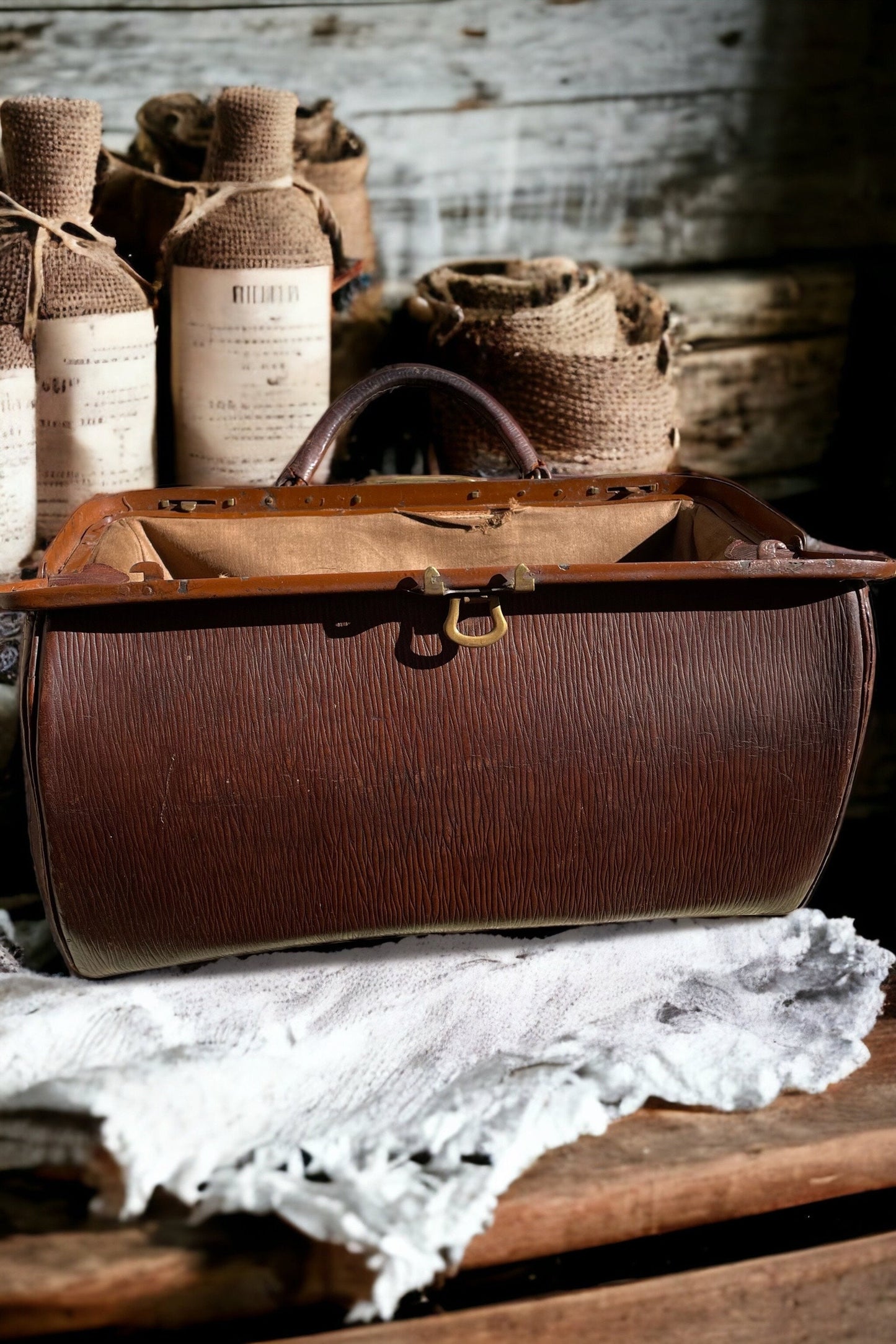 Brown Leather Doctor Bag, Antique French Apothecary Bag, Leather Doctor’s Bag, Old Apothecary Bag, Medical Bag, Antique Doctor Bag