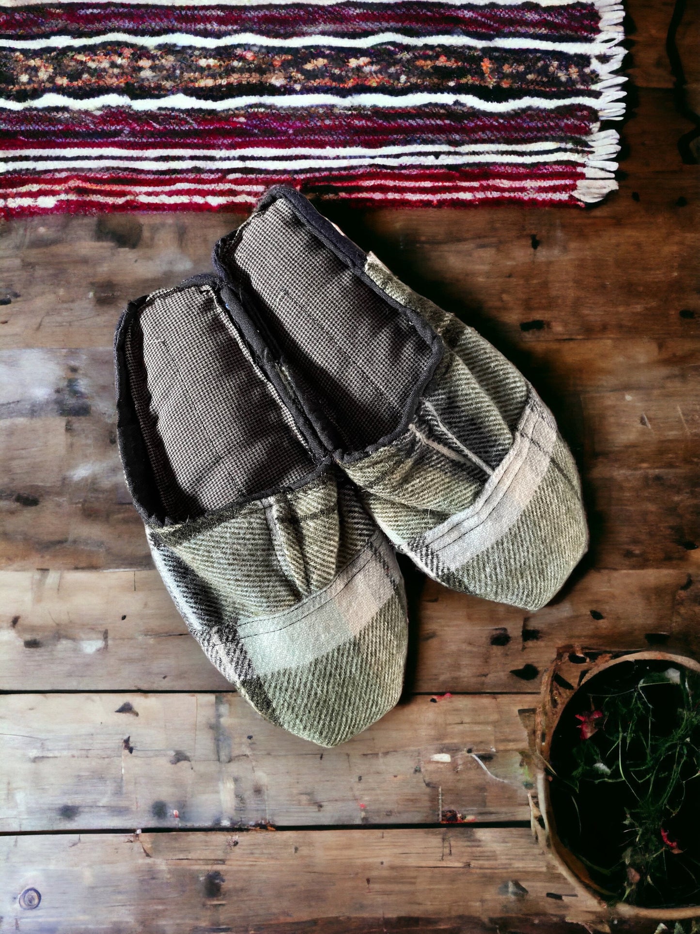 Handmade Portuguese Wool Slippers, Unisex Recycled Fabric Slippers, Gray Green Plaid Slippers, Farmhouse Slippers