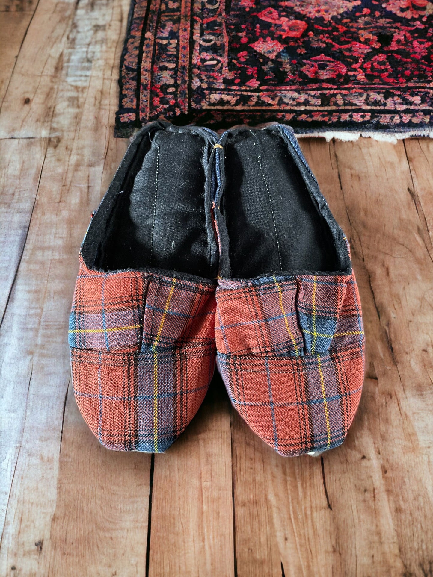 Handmade Red Plaid Wool Slippers, Unisex Recycled Fabric Slippers, Red Portuguese Plaid Slippers, Farmhouse Slippers