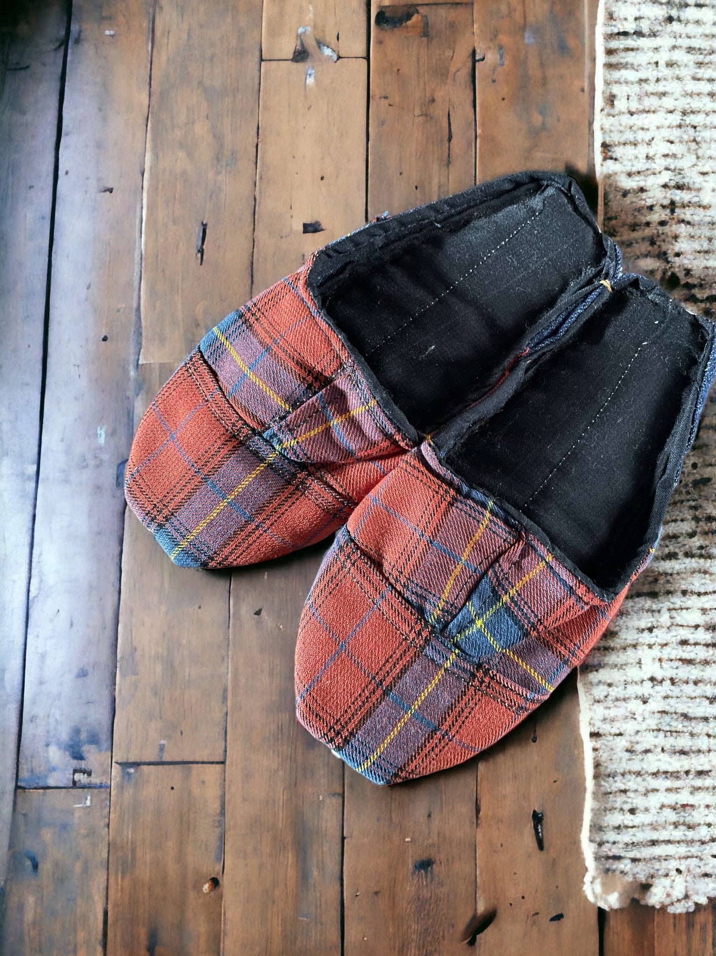 Handmade Red Plaid Wool Slippers, Unisex Recycled Fabric Slippers, Red Portuguese Plaid Slippers, Farmhouse Slippers