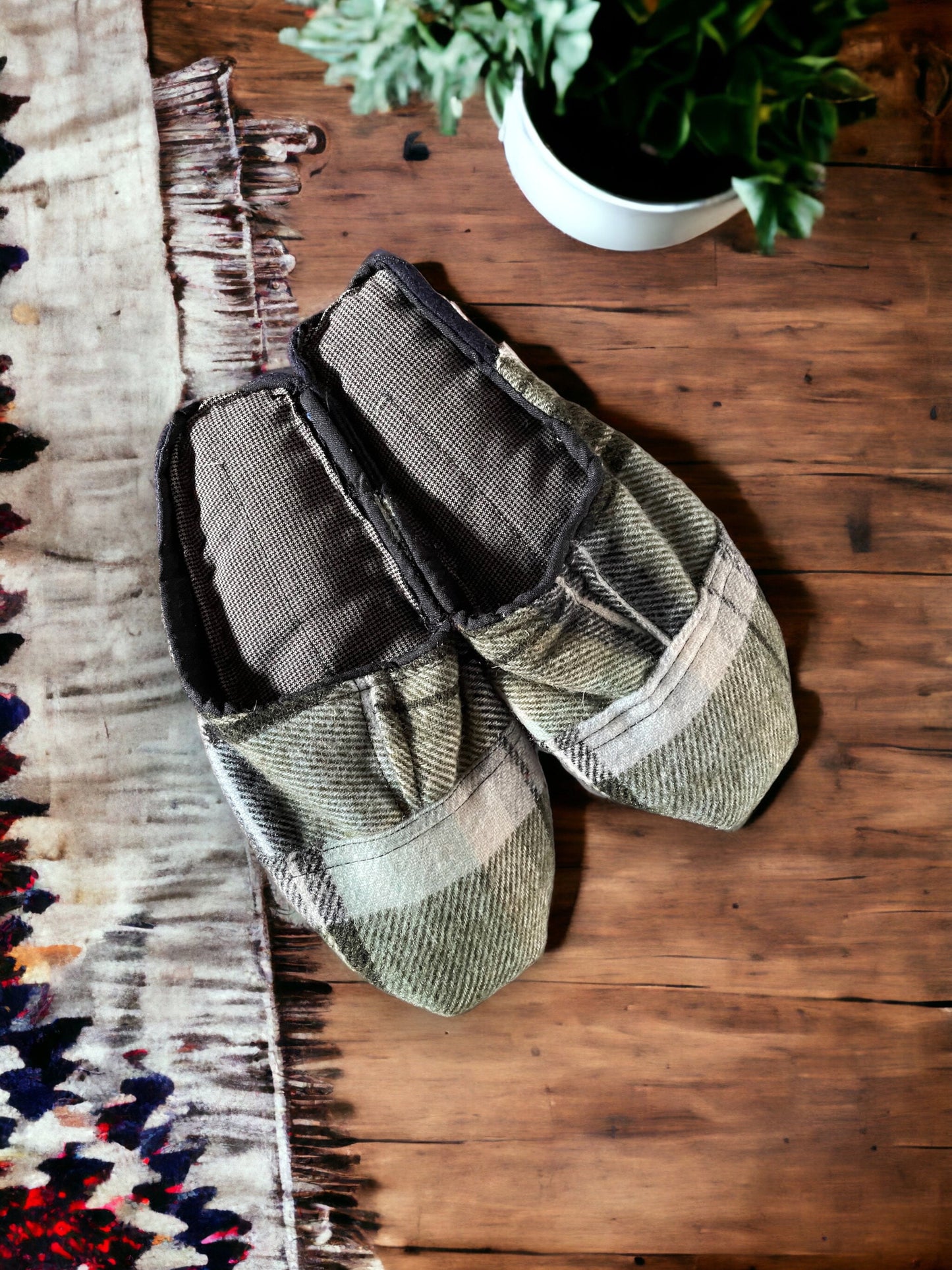 Handmade Portuguese Wool Slippers, Unisex Recycled Fabric Slippers, Gray Green Plaid Slippers, Farmhouse Slippers