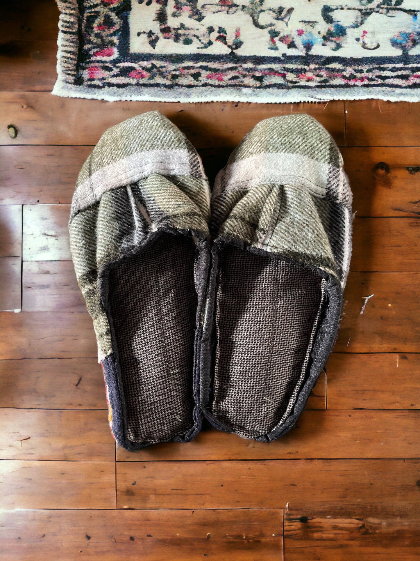 Handmade Portuguese Wool Slippers, Unisex Recycled Fabric Slippers, Gray Green Plaid Slippers, Farmhouse Slippers