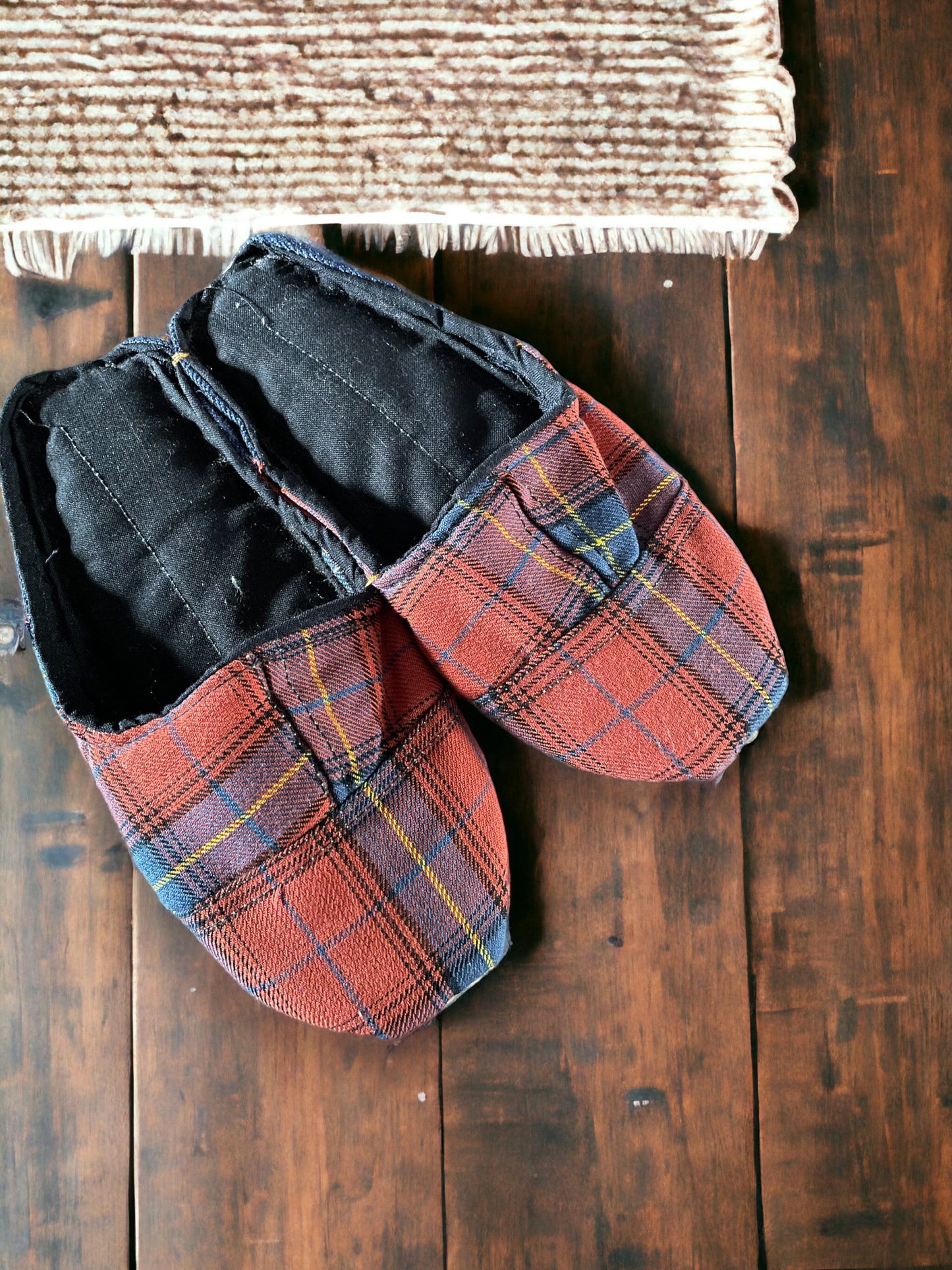 Handmade Red Plaid Wool Slippers, Unisex Recycled Fabric Slippers, Red Portuguese Plaid Slippers, Farmhouse Slippers