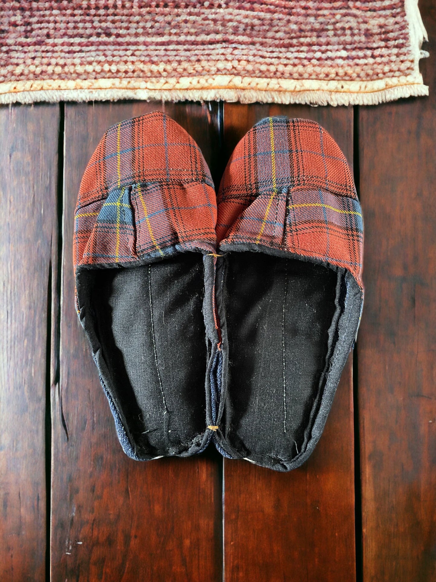 Handmade Red Plaid Wool Slippers, Unisex Recycled Fabric Slippers, Red Portuguese Plaid Slippers, Farmhouse Slippers