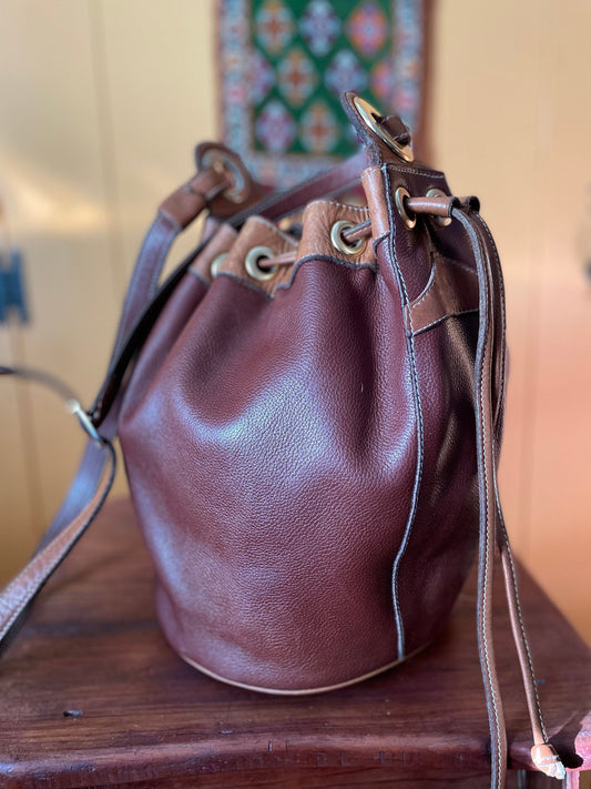 Vintage French Brown Leather Bucket Bag, Vintage Two Tone Brown Pebbled Leather Shoulder Bag With Brass Hardware, Sac Seau Fourre Tout